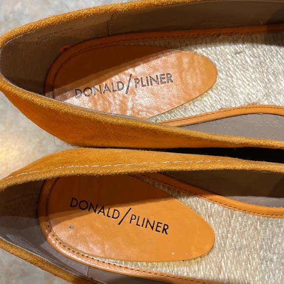 Donald Pliner orange suede wedge shoes (sz 10) - Picture 8 of 12